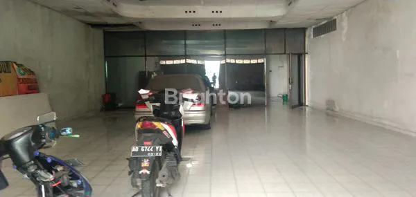 image JUAL CEPAT DI TEPI JALAN RAYA JL RADJIMAN LAWEYAN SOLO (1)