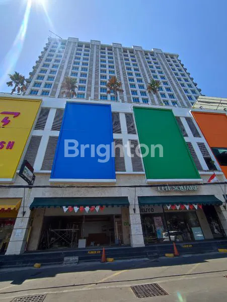 THE SQUARE DEKAT UNIVERSITAS PETRA SIWALANKERTO