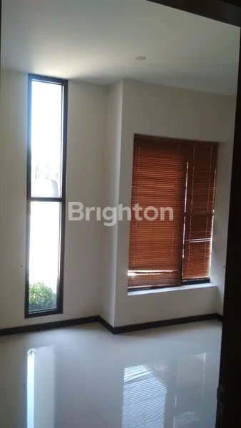 image RUMAH HOOK 2 LANTAI CLUSTER DEKAT KOTA BATU MALANG (2)