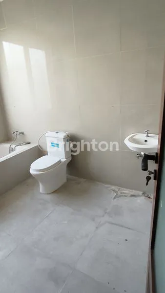 image RUMAH GRESS DENGAN KOLAM RENANG DI NUSA DUA (3)