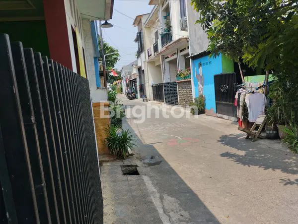 image RUMAH CANTIK DI PERUMNAS DEPOK (1)