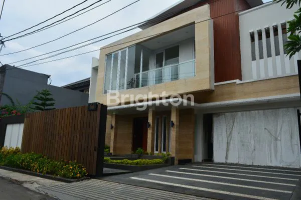 image RUMAH MEWAH DI JALAN KEMANG (5)