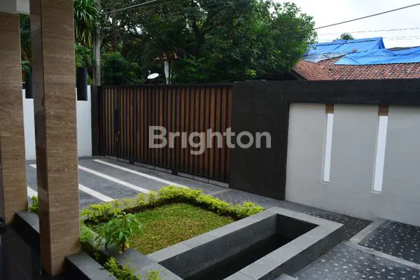 image RUMAH MEWAH DI JALAN KEMANG (8)