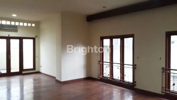 image RUMAH STRETEGIS DI PINGGIR JALAN (2)