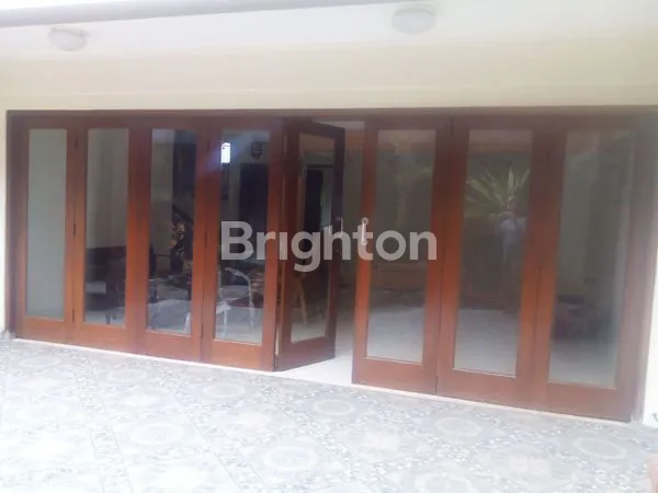 image RUMAH STRETEGIS DI PINGGIR JALAN (4)