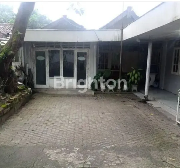 image RUMAH DI JAMSAREN LEBAR 17 METER DI KEDIRI KOTA (1)
