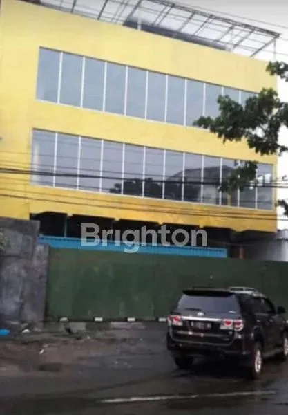 SHOWROOM KEDUNGDORO  3 LT PUSAT BISNIS  SURABAYA