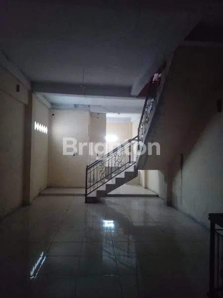 image RUKO CANTIK DAN STRATEGIS DITENGAH KOTA COCOK TEMPAT USAHA DAN KANTOR (7)