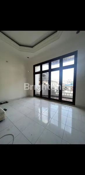 image 2 UNIT RUMAH SEMI RUKO BERDAMPINGAN TAMBORA, JAKARTA BARAT SIAP HUNI(KODE BYR 1893) (3)