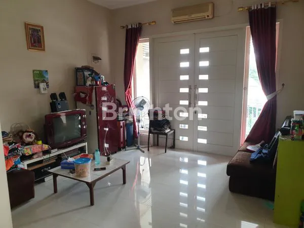 image RUMAH HOOK  2 LANTAI  ALAM SUTERA GRIYA HIJAU (4)