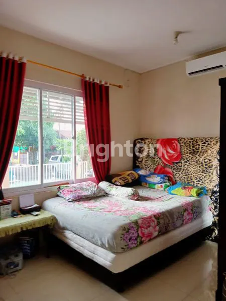 image RUMAH HOOK  2 LANTAI  ALAM SUTERA GRIYA HIJAU (3)