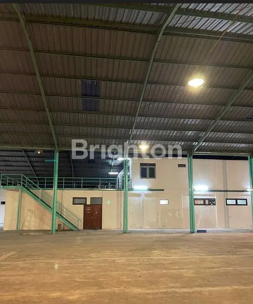 image GUDANG PINGGIR JALAN BESAR (2)