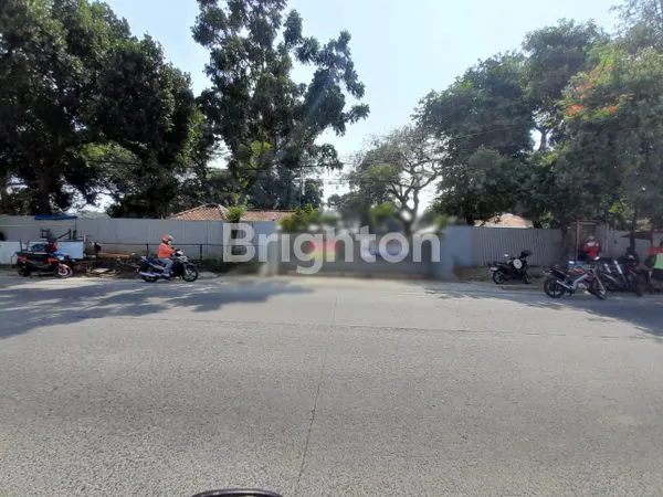 GUDANG PINGGIR JALAN BESAR