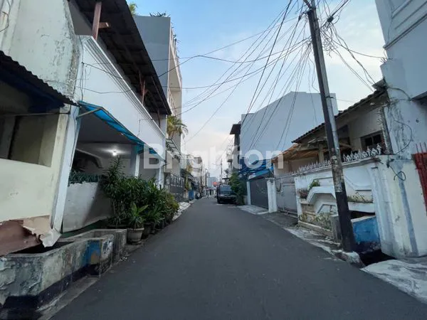 image RUMAH KOST MANDALA BARAT (2)