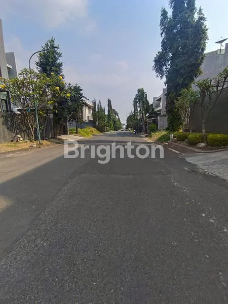 image RUMAH DENGAN LINGKUNGAN YANG TENANG DAN NYAMAN DI SETRADUTA BANDUNG (2)