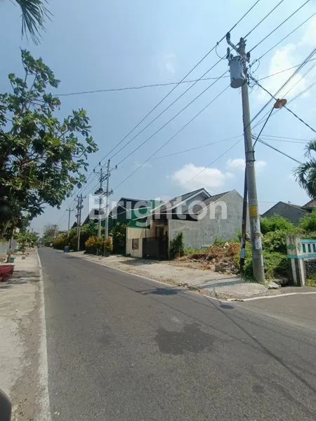 image TANAH HOOK TAMPAK 2 MUKA DEKAT LUWES KARTASURA DEKAT RS KARIMA UTAMA DEKAT BANDARA DEKAT TOL SIAP BANGUN KAWASAN PADAT PENDUDUK COCOK UNTUK HUNIAN ATAU USAHA PINGGIR JALAN !!! (3)
