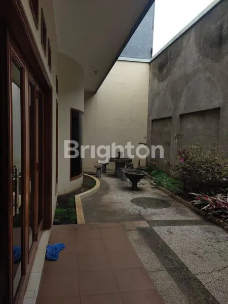 image RUMAH DI KOMPLEK MEWAH SETRADUTA BANDUNG (3)