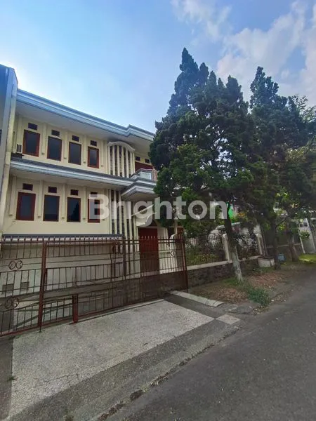 image RUMAH DI KOMPLEK MEWAH SETRADUTA BANDUNG (1)