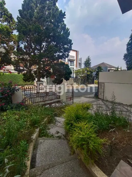 image RUMAH DI KOMPLEK MEWAH SETRADUTA BANDUNG (6)