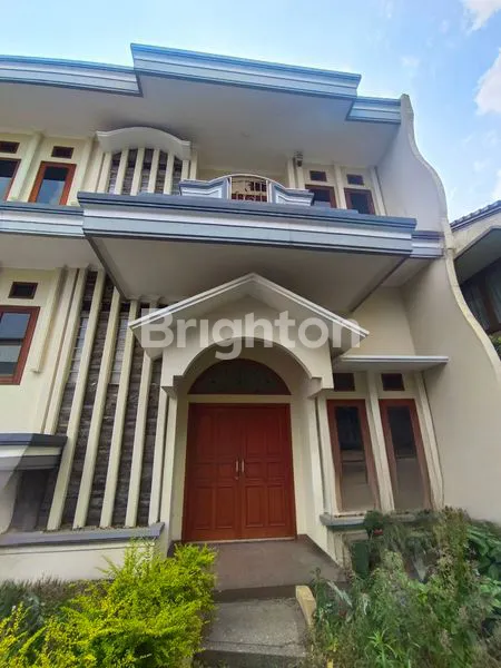 image RUMAH DI KOMPLEK MEWAH SETRADUTA BANDUNG (8)