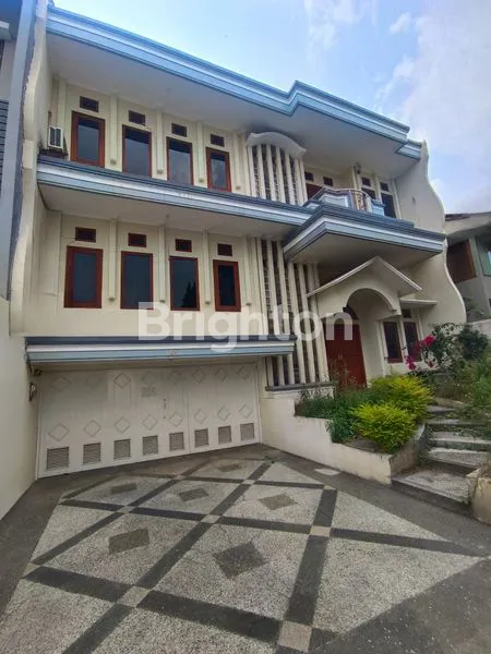 image RUMAH DI KOMPLEK MEWAH SETRADUTA BANDUNG (7)