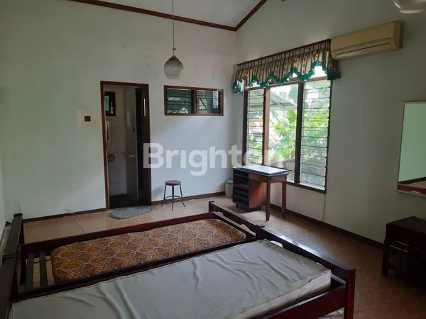 image RUMAH 1,5 LANTAI DI BELAKANG SOLO GRAND MALL (7)