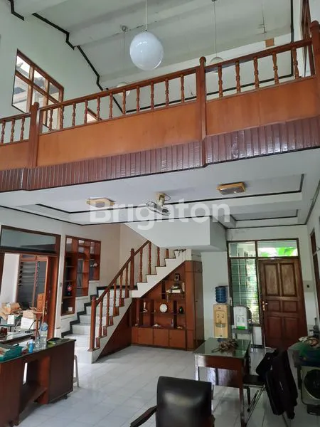 image RUMAH 1,5 LANTAI DI BELAKANG SOLO GRAND MALL (4)