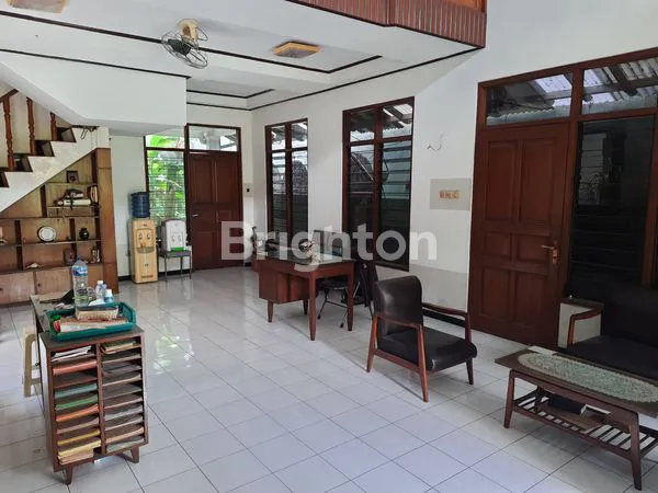 image RUMAH 1,5 LANTAI DI BELAKANG SOLO GRAND MALL (8)