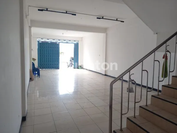 image RUKO TULUNGAGUNG UNTUK FINANCE / KURSUS 3 LANTAI FULL BANGUNAN (2)