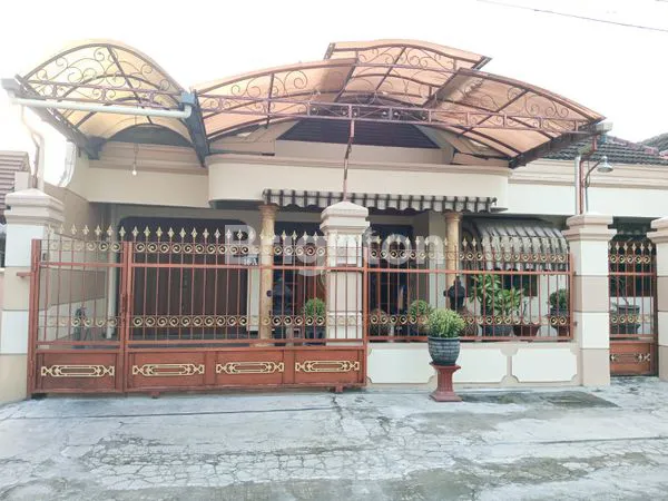 image RUMAH CANTIK CLASSIC,SIAP HUNI, TENGAH KOTA  SONDAKAN LAWEYAN SOLO (1)