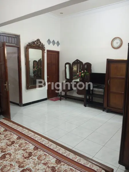 image RUMAH CANTIK CLASSIC,SIAP HUNI, TENGAH KOTA  SONDAKAN LAWEYAN SOLO (3)