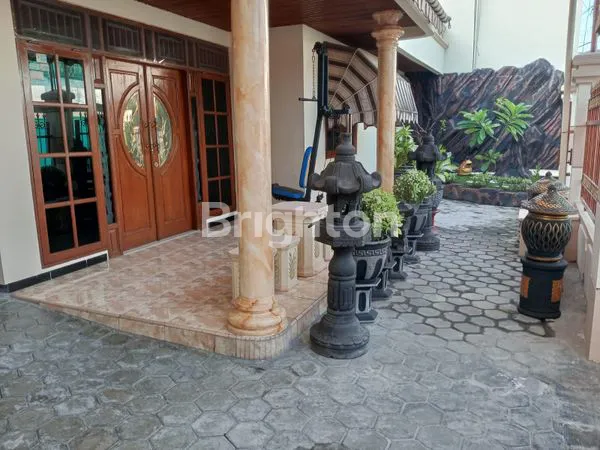 image RUMAH CANTIK CLASSIC,SIAP HUNI, TENGAH KOTA  SONDAKAN LAWEYAN SOLO (4)