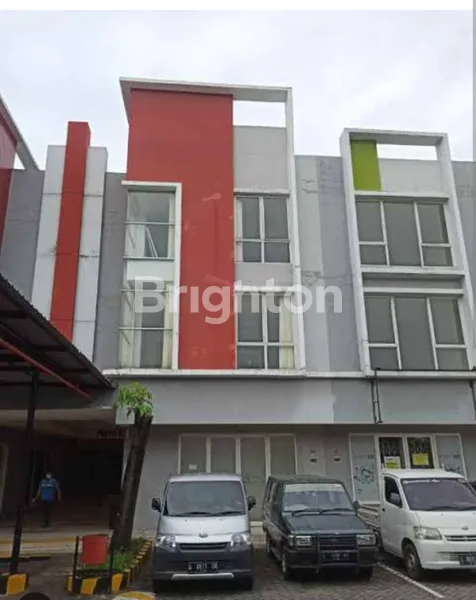 image RUKO 3 LANTAI, LOKASI STRATEGSI,KAWASAN RAMAI, PASAR MODERN, COCOK UNTUK SEGALA MACAM USAHA (1)