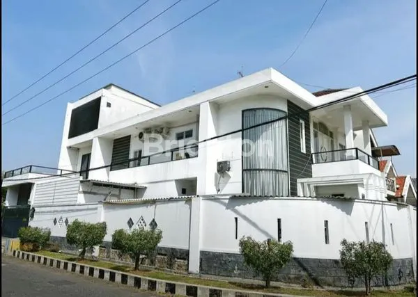 image RUMAH MEWAH DHARMAHUSADA INDAH UTARA DKT WISMA PERMAI ARAYA (2)