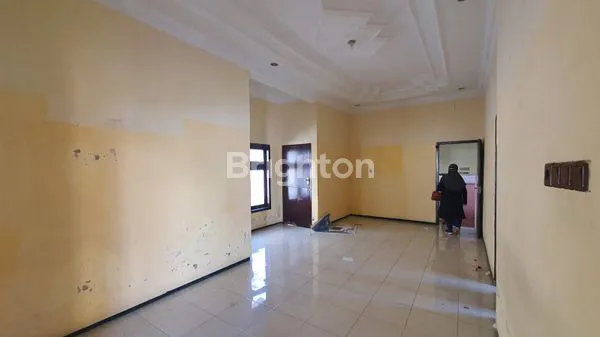 image RUMAH DENGAN HALAMAN LUAS DI AREA  PRODUKTIF COCOK BUAT SEGALA USAHA (5)