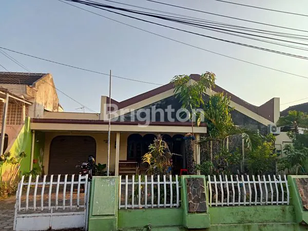 image RUMAH BESAR TENGAH KOTA, AKSES JALAN ASPAL 2 MOBIL PAPASAN LANCAR, SIAP HUNI , BANGUNAN KOKOH,  STRATEGIS, 500 M KE PASAR PATANGPULUHAN, 2,5 KM KE TITIK NOL MALIOBORO.LINGKUNGAN AMAN TENANG. HARGA NEGO. (1)