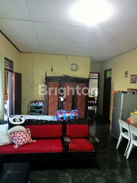 image RUMAH BESAR TENGAH KOTA, AKSES JALAN ASPAL 2 MOBIL PAPASAN LANCAR, SIAP HUNI , BANGUNAN KOKOH,  STRATEGIS, 500 M KE PASAR PATANGPULUHAN, 2,5 KM KE TITIK NOL MALIOBORO.LINGKUNGAN AMAN TENANG. HARGA NEGO. (5)