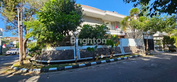 image RUMAH SURABAYA TIMUR SUTOREJO PRIMA ROW JALAN 3 MOBIL (1)