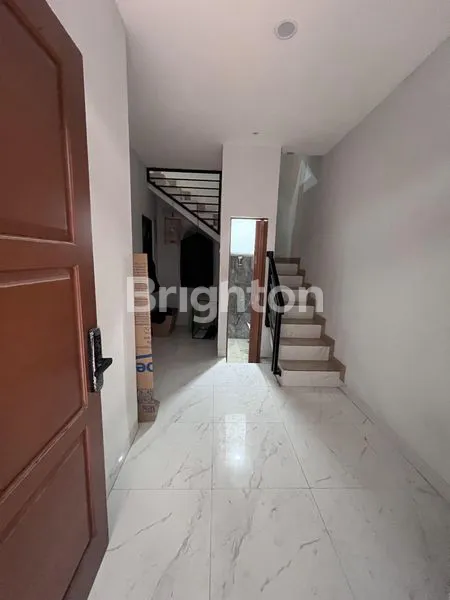 image RUMAH TOWN HOUSE BARU DI KAMPUNG AMBON PULOMAS JAKARTA TIMUR (4)