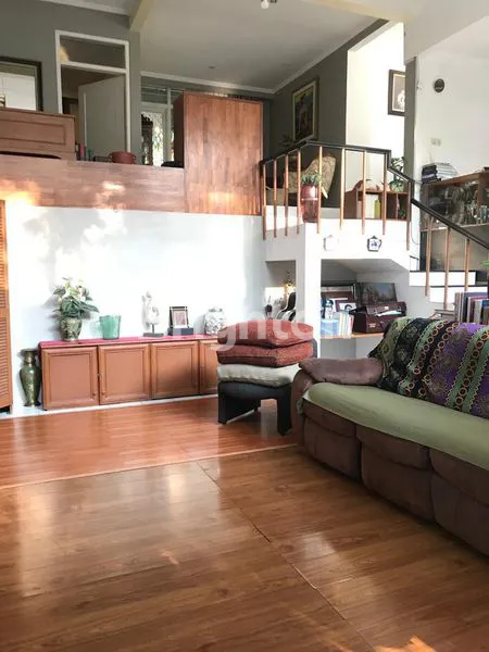 image RUMAH CANTIK 2 LANTAI DI SAYAP SETIABUDI BANDUNG UTARA UDARA SEJUK DAN DEKAT KE KAMPUS UPI BANDUNG  (3)