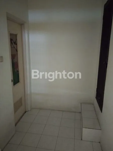 image RUMAH TOMANG JAKARTA BARAT - 2 LANTAI & SIAP HUNI (5)