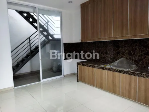 image RUMAH BARU KEMBANG ELOK PURI INDAH 3 LANTAI DAN SIAP DIHUNI (4)