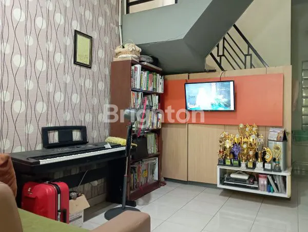 image WIGUNA 2 LANTAI SIAP HUNI (7)