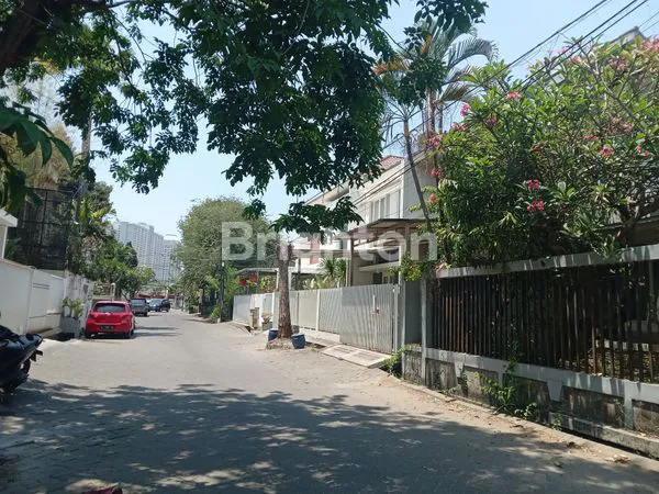 image RUMAH DUA LANTAI TAMAN PRADAH INDAH SURABAYA BARAT DEKAT SIMPANG DARMO PERMAI (2)