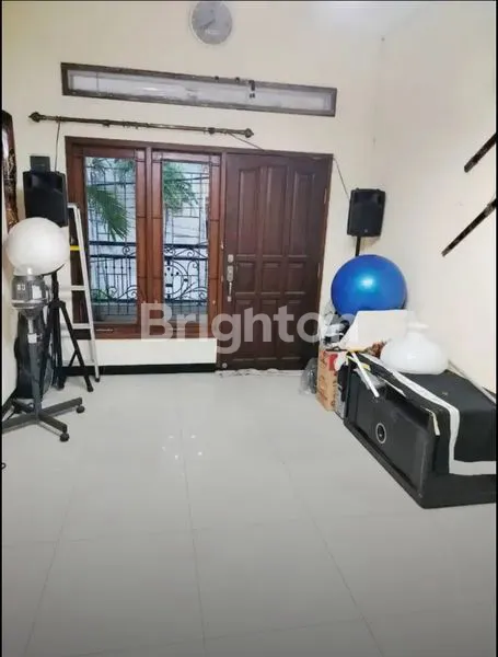 image RUMAH 3 LANTAI MINIMALIS (4)