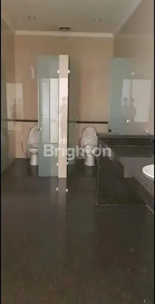 image GEDUNG 3 LT DI JL RAYA JEMURSARI SURABAYA (7)