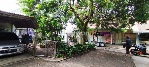 image RUMAH KOLONIAL STRATEGIS COCOK UNTUK RUANG USAHA AREA GUNUNG2 KOTA MALANG (5)