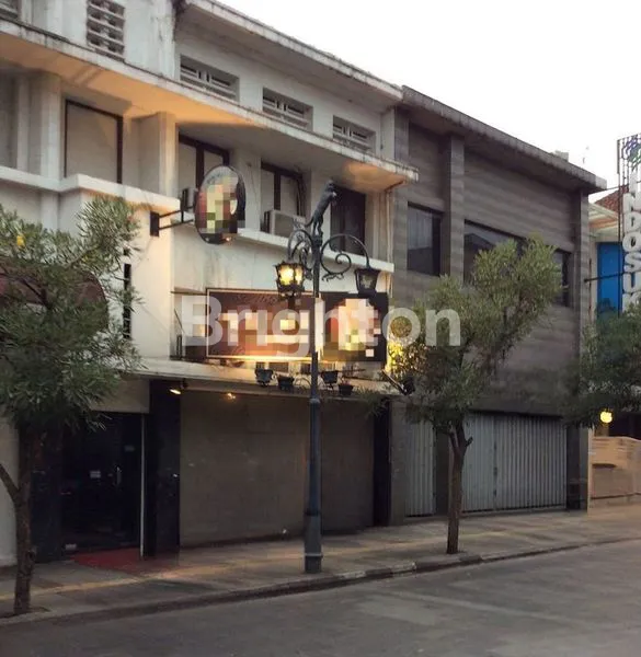 image GEDUNG DI DESTINASI  WISATA MAINDROAD JALAN BRAGA BANDUNG (1)