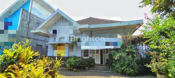 image RUMAH KOLONIAL STRATEGIS COCOK UNTUK RUANG USAHA AREA GUNUNG2 KOTA MALANG (8)