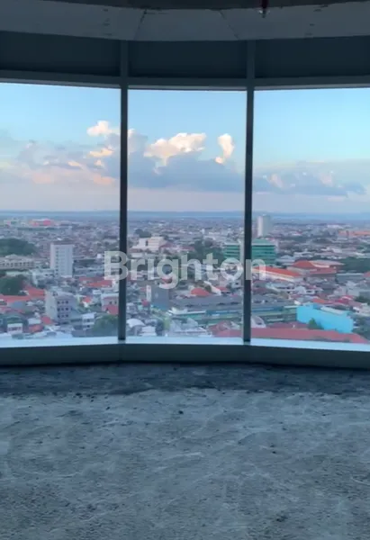 image PAKUWON TOWER CORNER RUANG KANTOR PRESTISIUS DI KOMPLEK TUNJUNGAN PLASA TERMURAH (1)